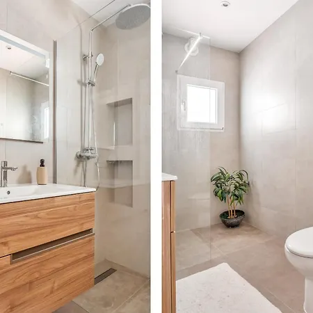 Sunny Townhouse With Terrace In 펜션