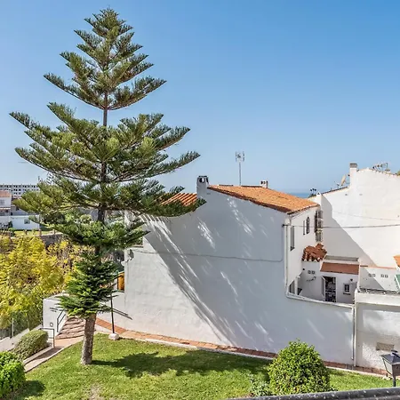 Sunny Townhouse With Terrace In 펜션