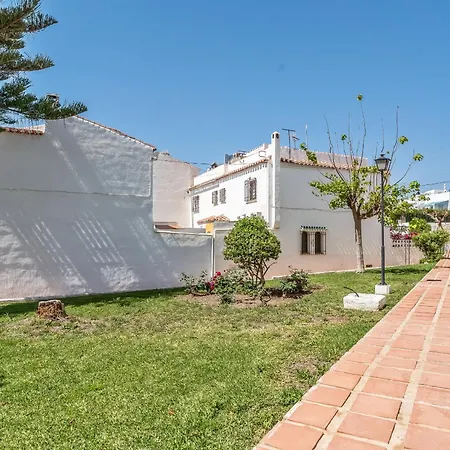 Sunny Townhouse With Terrace In *